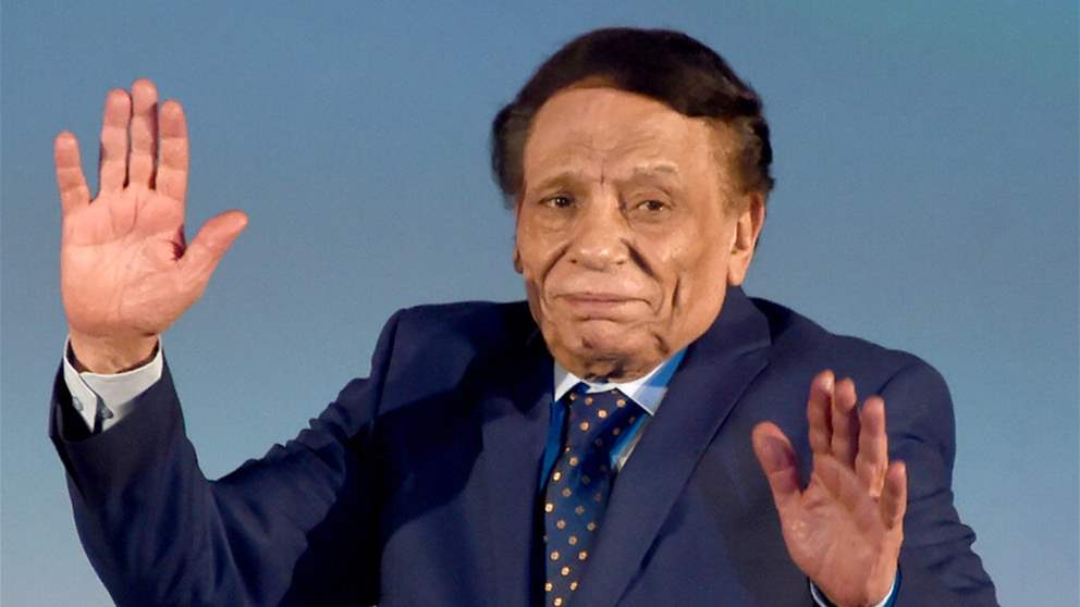 هل يعاني عادل إمام من الزهايمر؟ رد فنان شهير يحسم الجدل