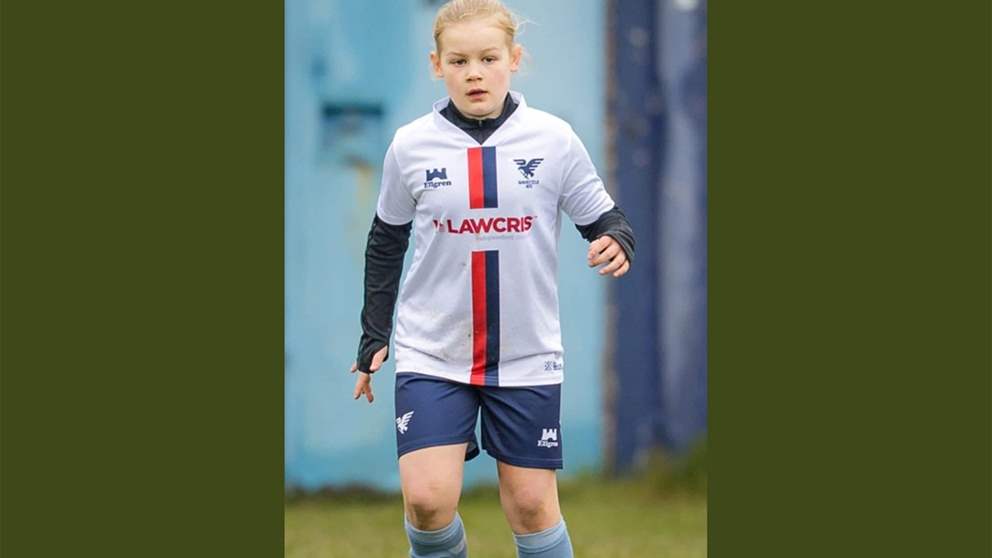 حزن في كرة القدم الإنجليزية لرحيل إيلا 