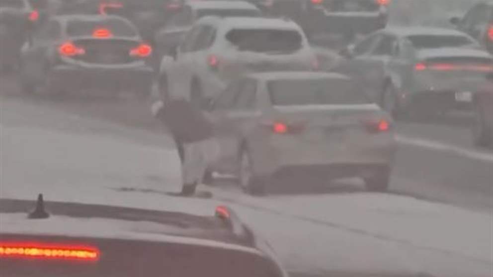 رغم العاصفة.. الصلاة أولاً - شاهد الفيديو