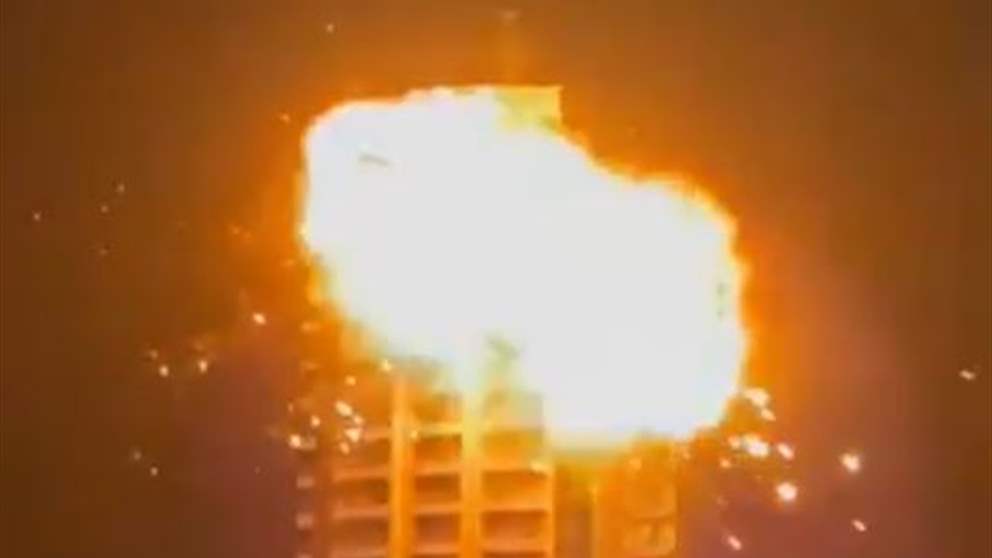 مسيرة إيرانية تصيب مبنى في البحرين (شاهد الفيديو)