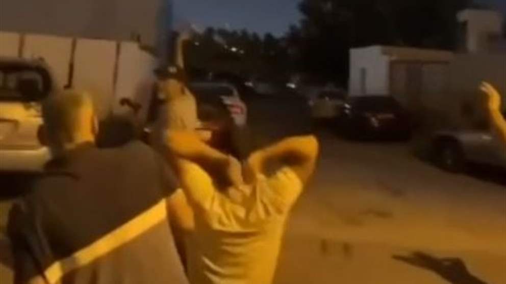 احتفالات في البحرين بعد إصابة مسيرة إيرانية لأهدافها (شاهد الفيديو)