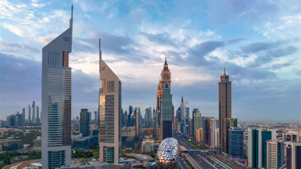 بالفيديو.. لحظة التصدي  لمسيرة ايرانية قرب برج خليفة