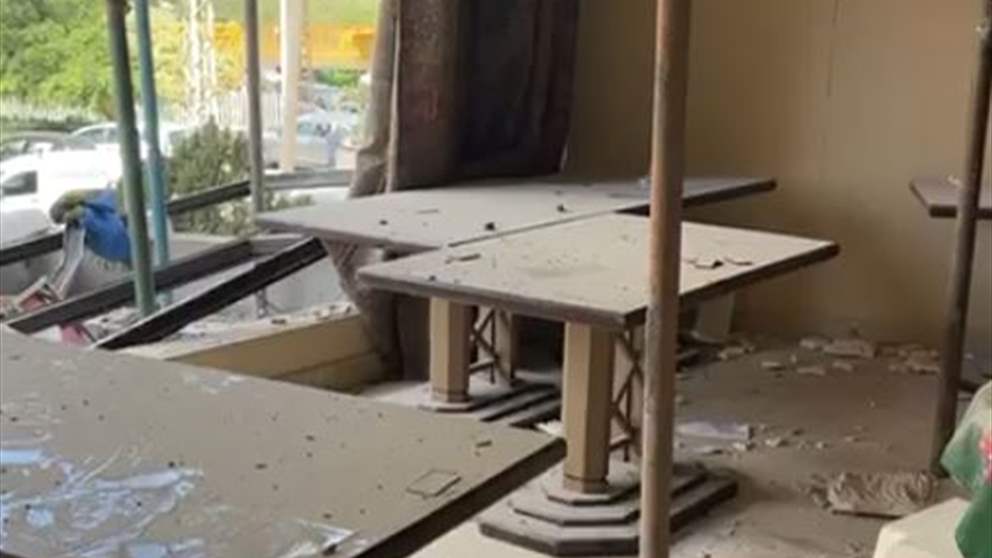 بالفيديو - دمار كبير بغرفة الفندق جراء الغارة الاسرائيلية