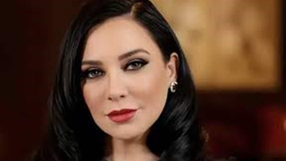 سلاف فواخرجي للبنانيين: بيوت لبنان وسوريا فداكم… سامحوني على عجزي