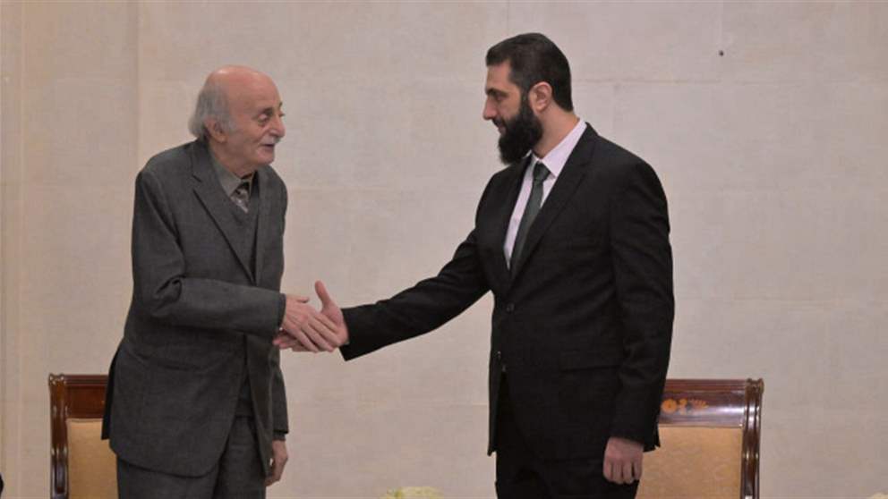 في اتصال هاتفي.. جنبلاط والشرع يناقشان التطورات في لبنان والمنطقة