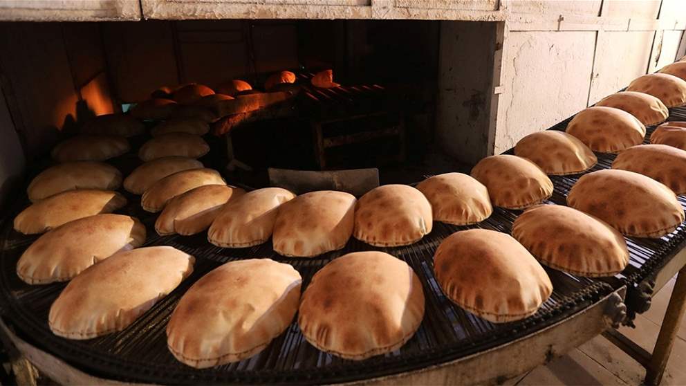 بالصورة - ارتفاع سعر ربطة الخبز 
