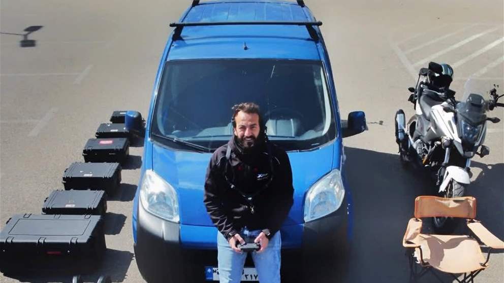 نور علي تنعي مصور "مولانا" محمد شهاب بعد ارتقائه مع ابنته جراء العدوان الاسرائيلي