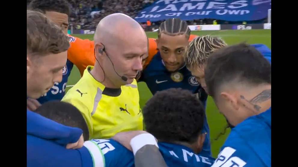 فيديو - "دائرة المنتصف" تُسبب جدلاً تحكيمياً في خسارة تشيلسي 