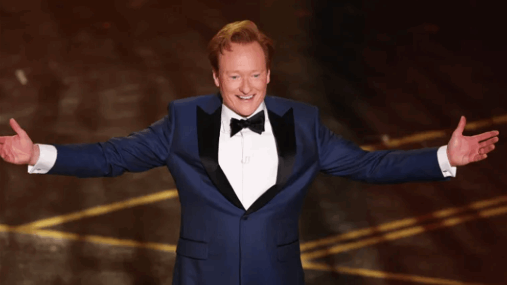 كونان أوبراين يثير الجدل في الأوسكار بسخرية لاذعة من نجوم هوليوود