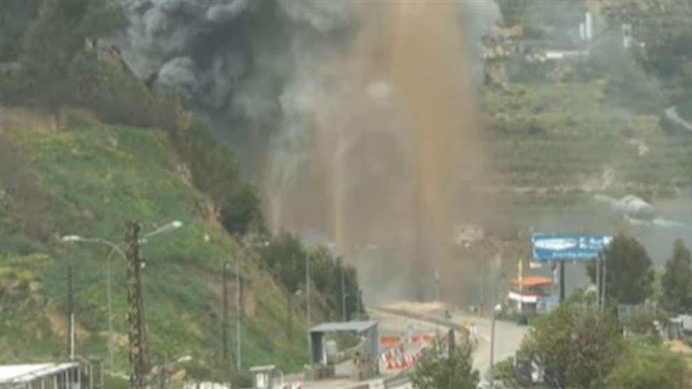 مشهد مروّع.. مراسل الجديد  يوثق لحظة استهداف جسر القاسمية 