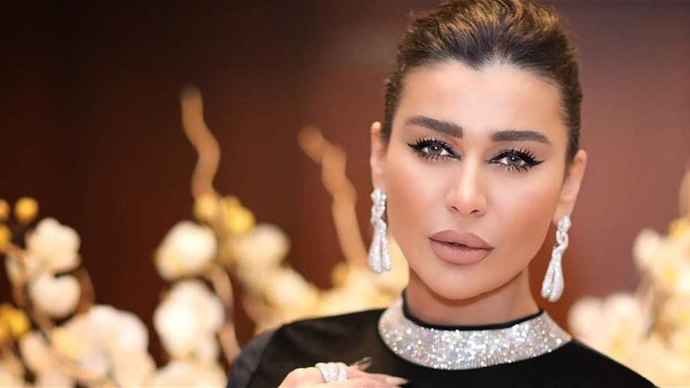 نادين الراسي تفاجئ جمهورها بحذف كل منشوراتها .. فهل اعلنت اعتزالها؟