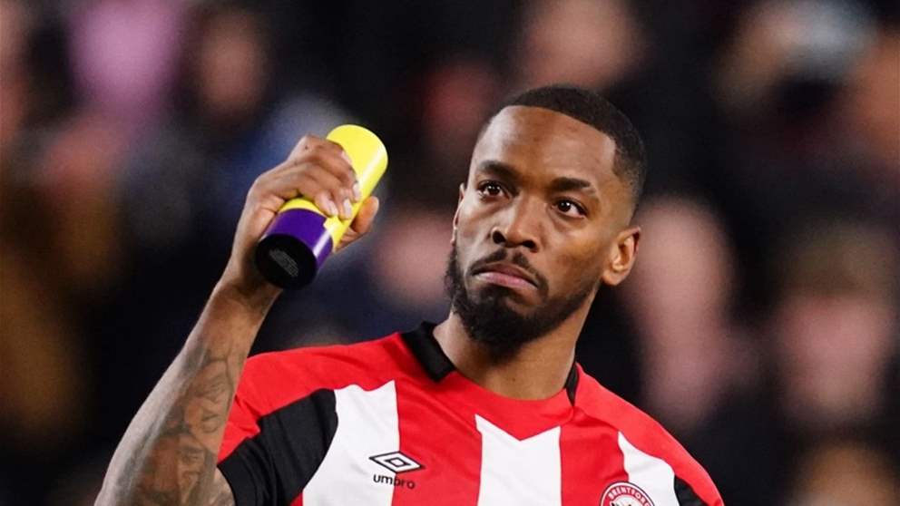 فيديو - لاعب الأهلي استعان بمغني أميركي لعيد ميلاده بمقابل باهظ