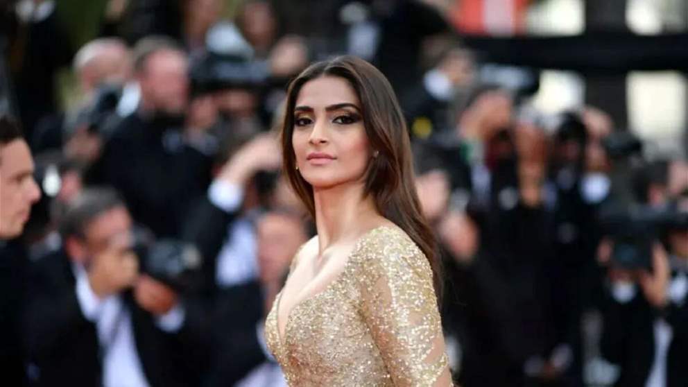 النجمة الهندية سونام كابور تستقبل مولودها الثاني وسط أجواء من البهجة والفرح