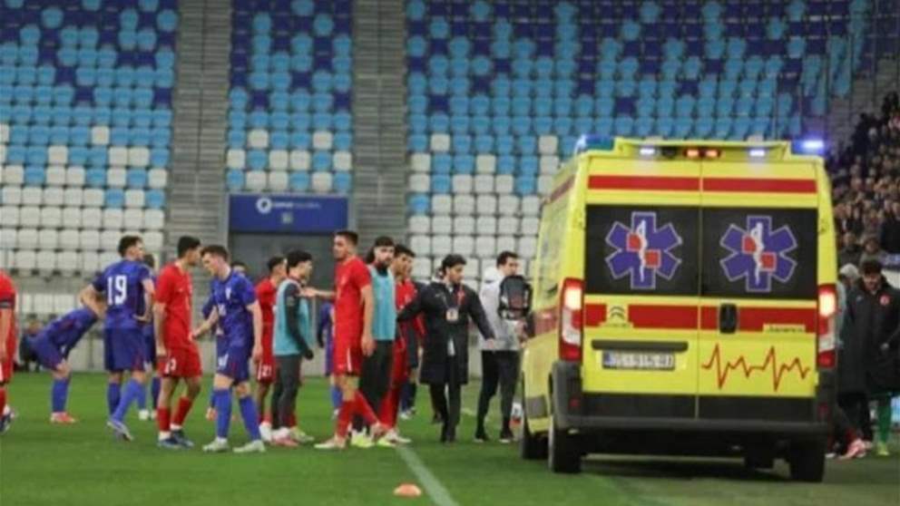 فيديو - بطاقة حمراء تنقل مدرب تركيا الى المستشفى