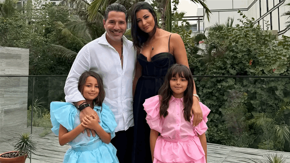 الشيخ محمد بن راشد آل مكتوم وابنة وسام بريدي في لحظة عفوية