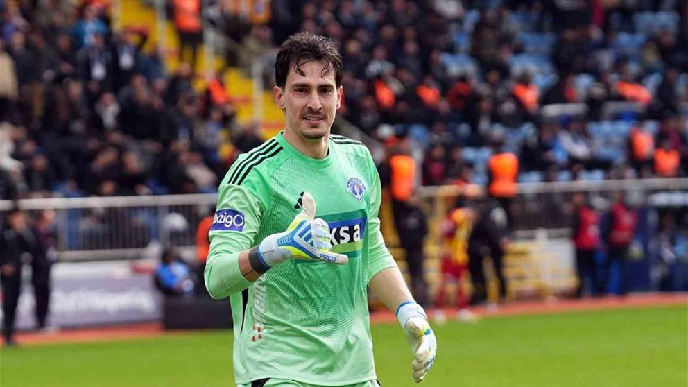  فيديو - حارس مرمى يكتب التاريخ بهدف نادر 