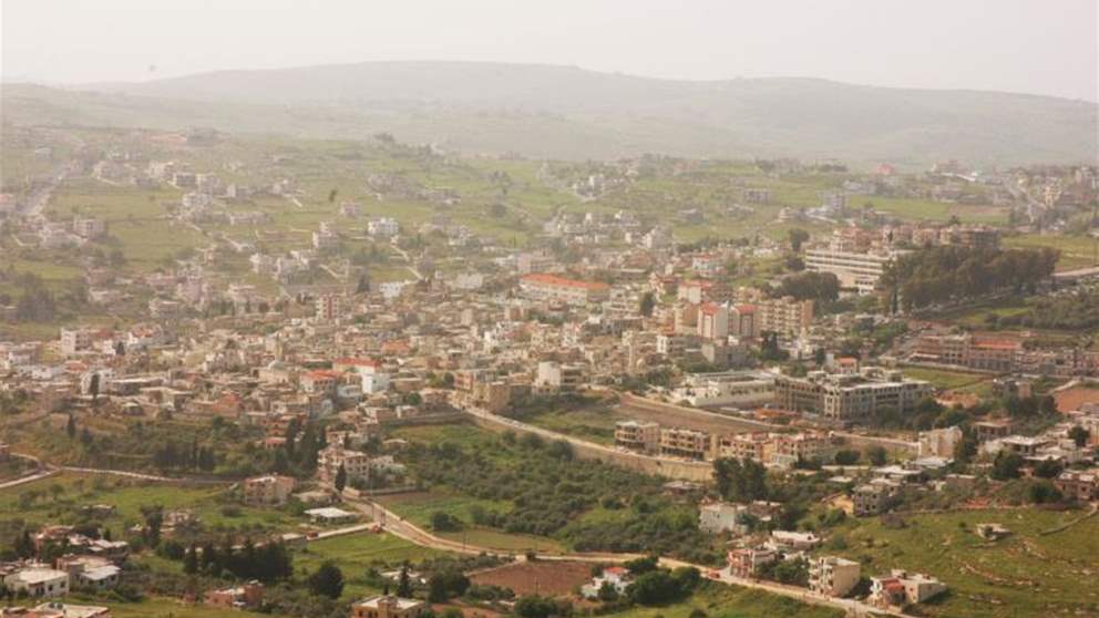 صور تظهر تمركز دبابات وآليات إسرائيلية قرب مدينة بنت جبيل