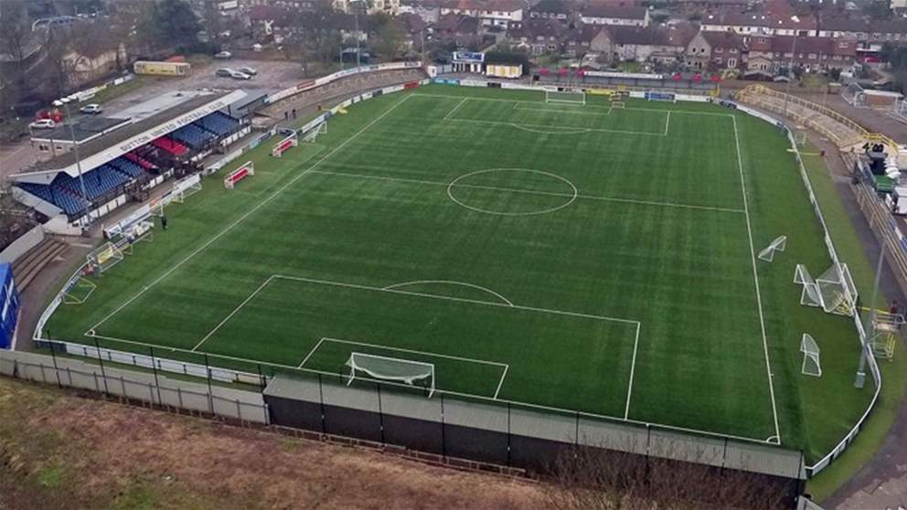 الحكم أخطأ العنوان وذهب إلى ملعب يبعد ساعتين