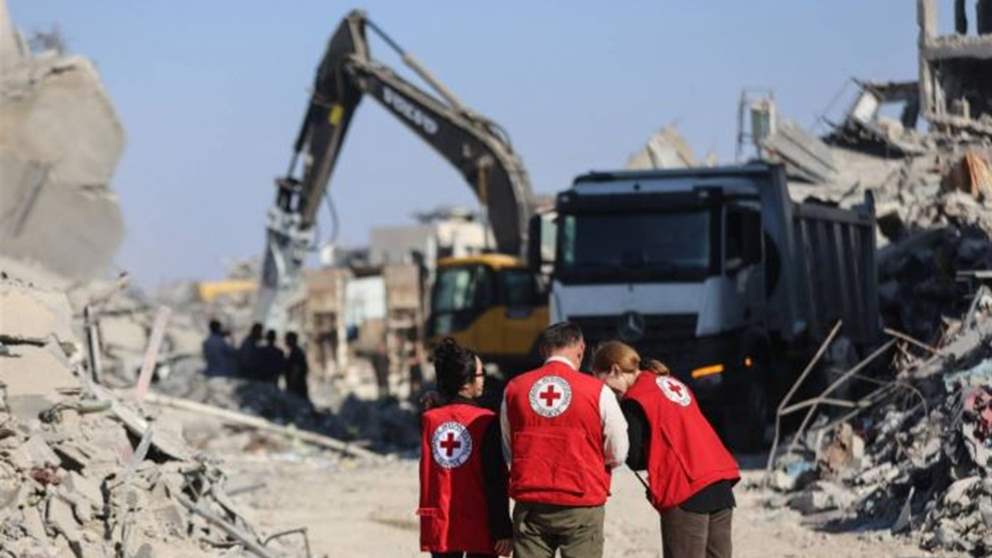 بصاروخ مباشر.. اسرائيل تستهدف الصليب الأحمر