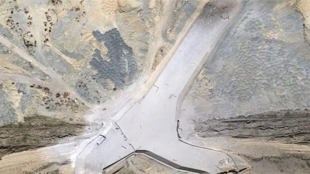 قاعدة ايرانية تحت الأرض.. كيف بدت بعد القصف؟ (صورة) 