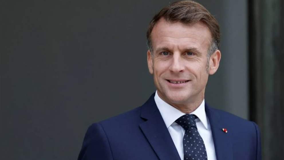 ماكرون لإسرائيل: "احترموا سيادة لبنان".. ويطالب حزب الله بتسليم سلاحه