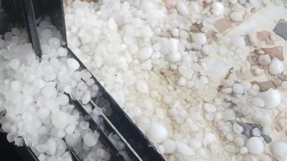 حبات البرد تغطي مناطق بقاعية (شاهد الفيديو) 