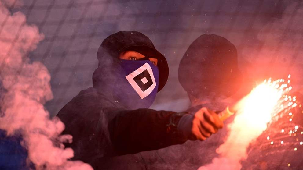 فيديو - اشتباكات وحريق وطرد حصيلة ديربي الشمال