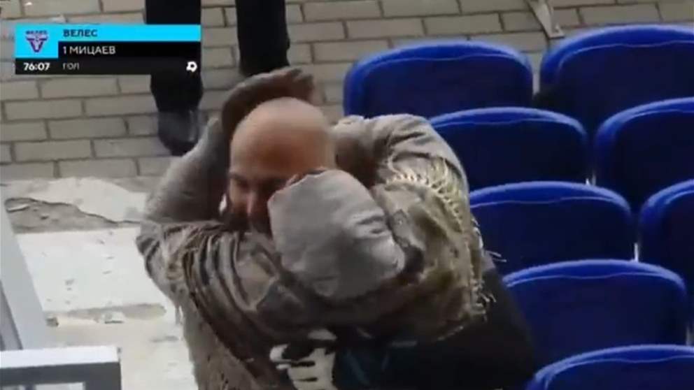 فيديو - حارس مرمى سجّل هدفاً وركض نحو والدته