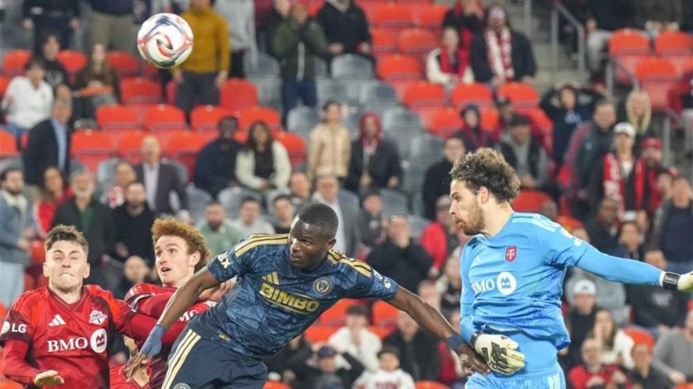 فيديو - حارس المرمى سجّل الهدف القاتل