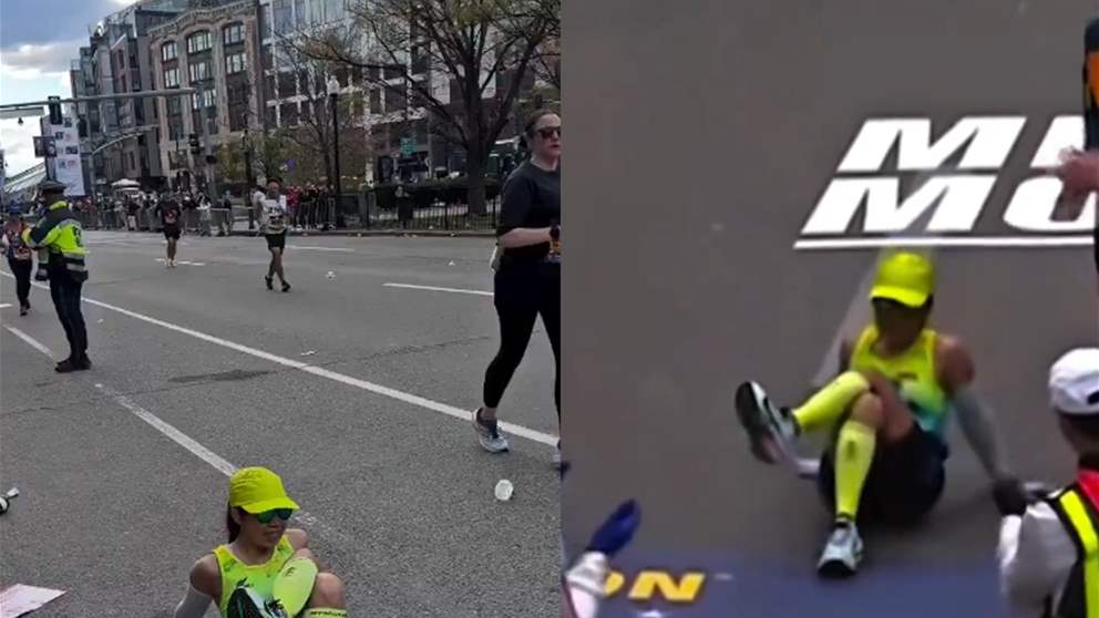 فيديو - إصرار يتحدّى الألم.. عداءة تزحف الى خط النهاية 