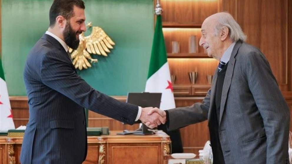 لقاء جنبلاط والشرع في دمشف.. ماذا دار بينهما؟ 