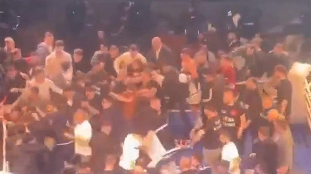 فيديو - الجماهير التركية تعتدي على الملاكم الروسي في طرابزون