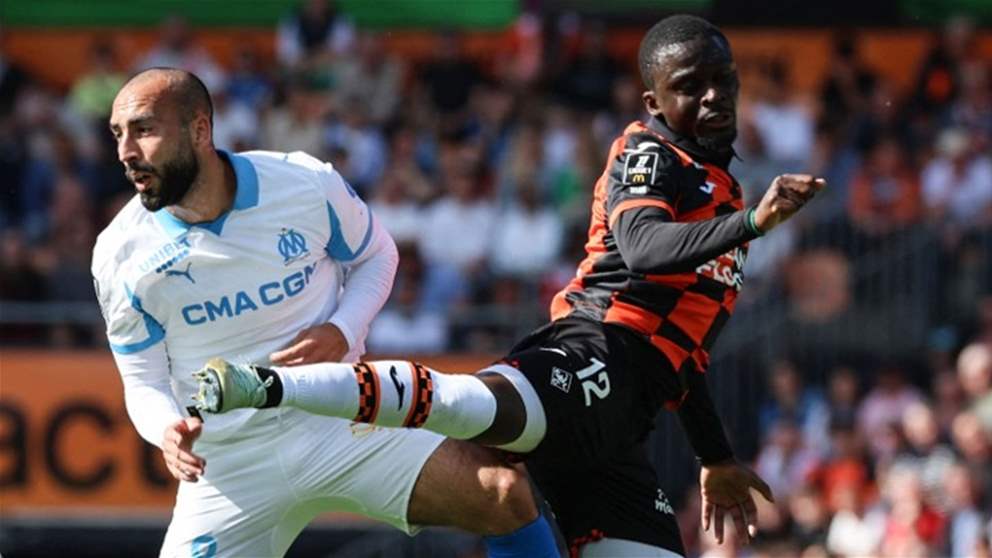 صدام كلامي بين المدرب واللاعب: لست والدي