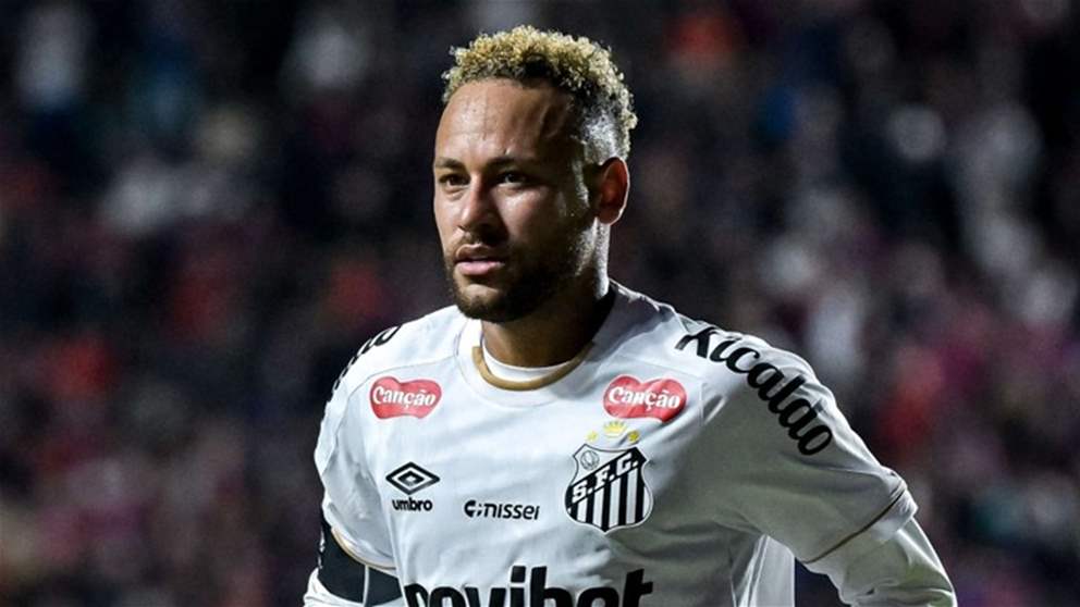 فيديو - نيمار يواسي طفلًا باكياً قبل مباراة سانتوس 