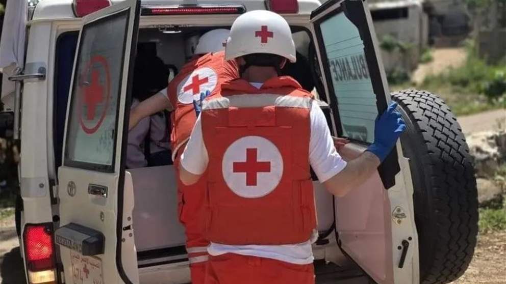 بعد حصارهم بالغارات.. إجلاء أمّ وطفليها