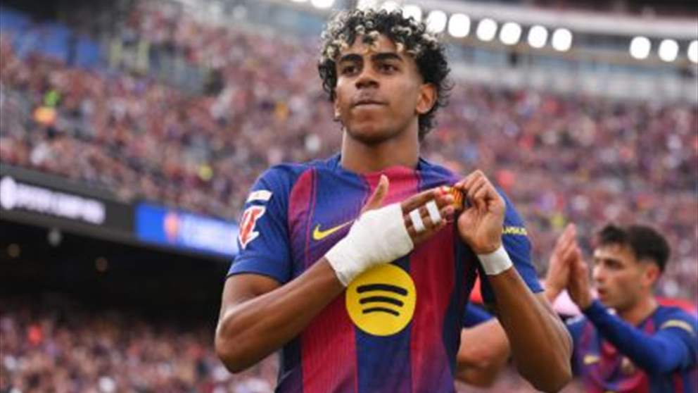 نجم برشلونة يرفع العلم الفلسطيني (فيديو)