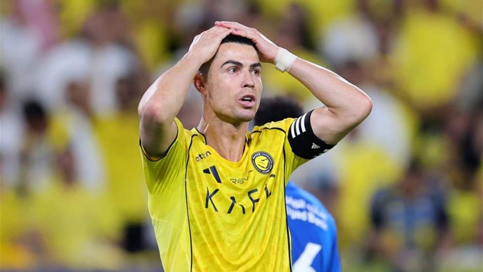 فيديو - مدرّجات "الهلال والنصر" ساحة اشتباكات والتتويج تأجل