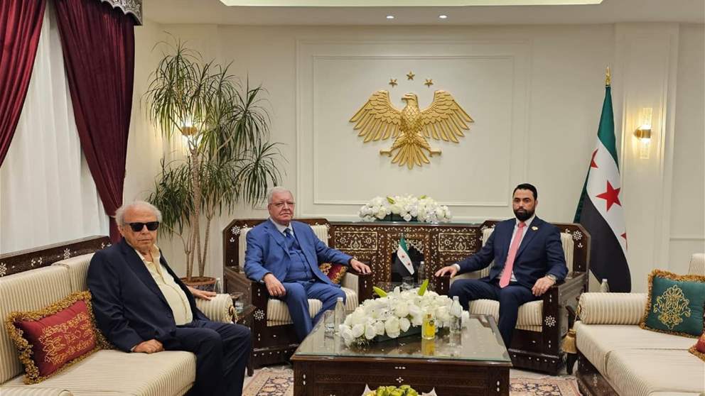 الهزاع يلتقي المشنوق والأسعد في السفارة السورية 
