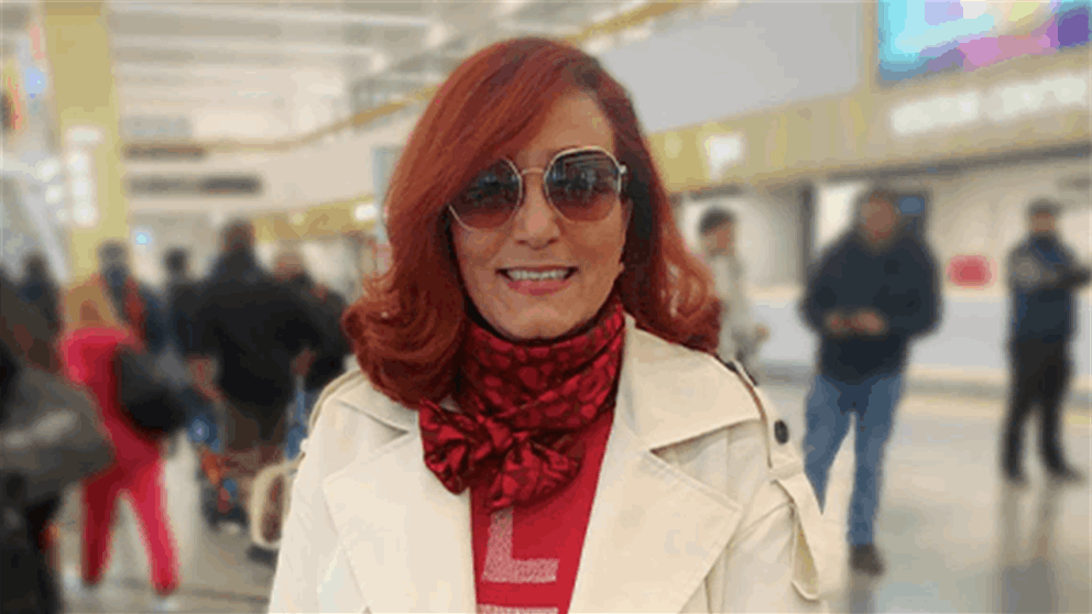"كنة" منى واصف متهمة بسرقتها !