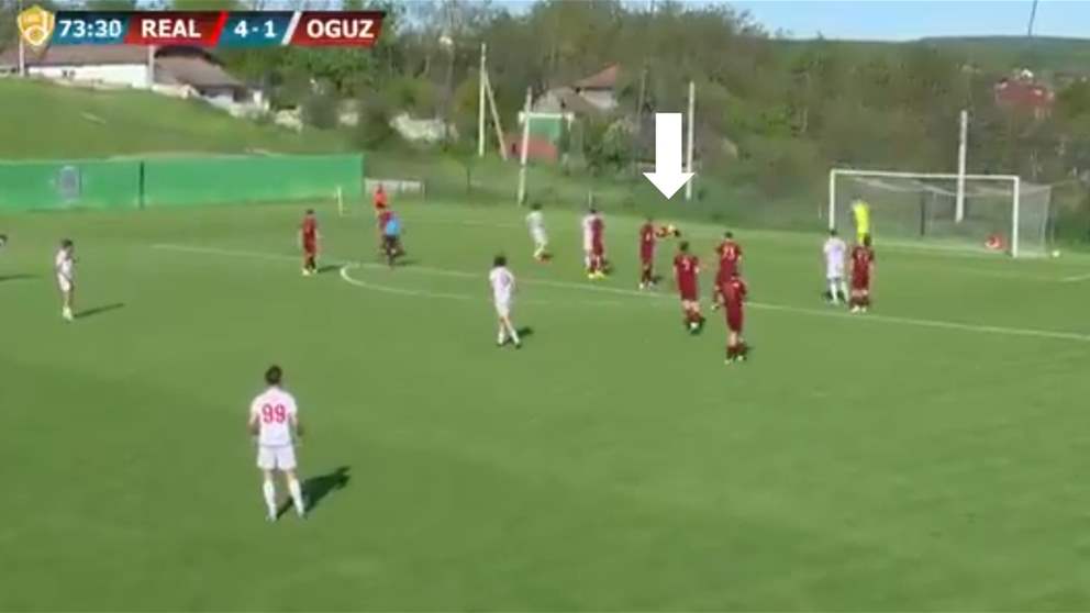 فيديو - أغرب هدف عكسي على الإطلاق