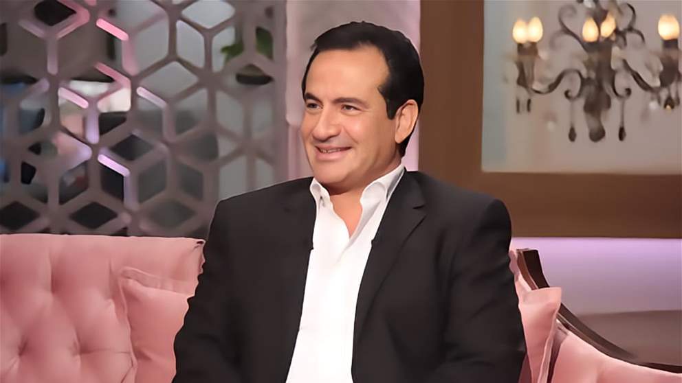 محمد ثروت في المستشف ونجله يطلب الدعاء له