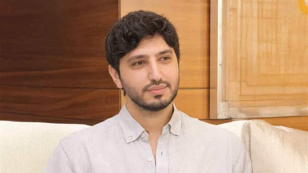 خاص - هل سيرى فضل شاكر حفيده الجديد؟ وهذا اول ما فعله محمد شاكر لحظة حمل ابنه؟ 