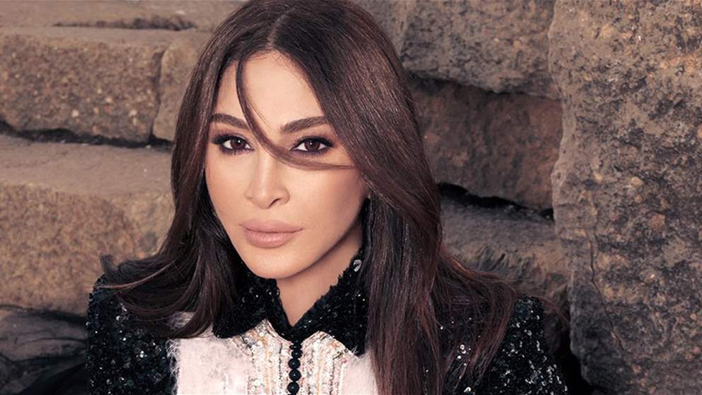 اليسا تخلع الكعب العالي على المسرح وتغني لأول مرة اغنية "لعبة الايام" بعد تسريبها