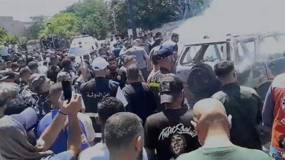 من موقع الاستهداف في صيدا.. مراسل الجديد ينقل المش