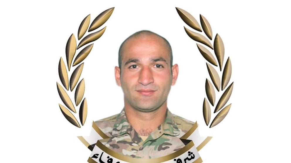 الجيش ينعى الجندي محمد سليمان الأحمد الذي استشهد متأثرًا بجراحه إثر غارة إسرائيلية