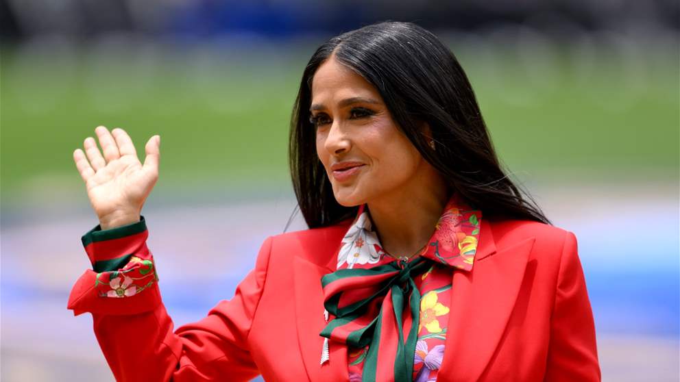 سلمى حايك برسالة مؤثرة من ملعب أزتيكا في افتتاح كأس العالم 2026