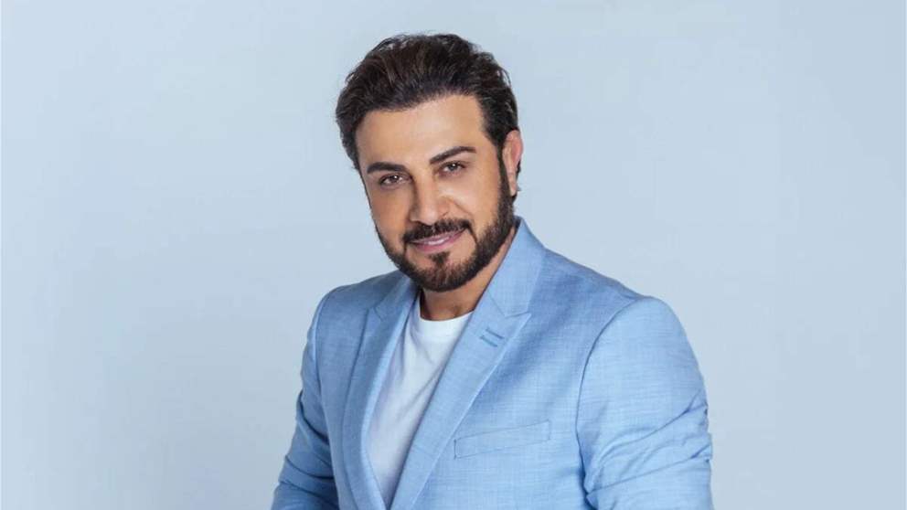 ماجد المهندس يقضي عطلته الصيفية مع أصدقائه في دبي
