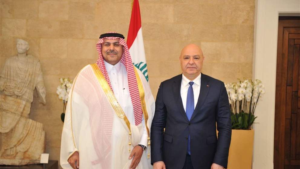 الرئيس عون استقبل السفير السعودي فهد الدوسري وتسلم أوراق اعتماده (صور)