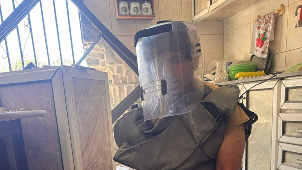 في الجنوب.. فتح طرقات وتفكيك قنابل طيران غير منفجرة (صور)