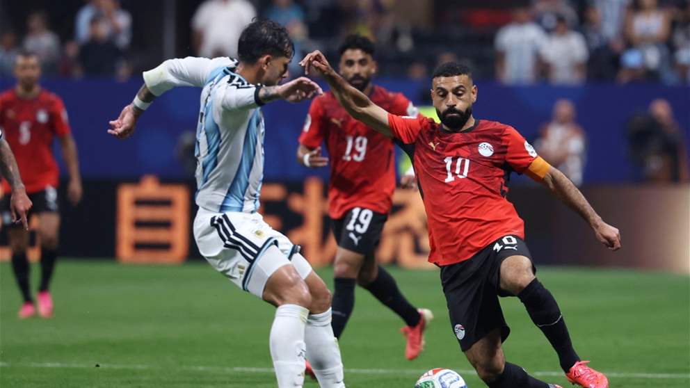 بالصور - نهاية الشوط الأول بتقدم مصر على الأرجنتين 1 - 0